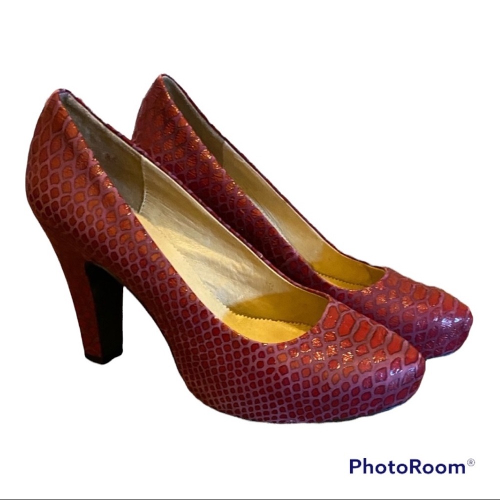 Farylrobin Red Croc-Embossed Heels